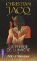 La Pierre de Lumière T1 - Néfer le Silencieux -  Dans une cité interdite de la Haute-Égypte vit une poignée d'artisans chargés de creuser et de décorer les tombes de la Vallée des Rois. - Christian Jacq - Roman historique, Egypte - Christian Jacq