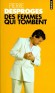 Des femmes qui tombent -  Après avoir lu ce livre, mon éditeur, ma sœur et ma femme me demandent pourquoi l'aubergiste Gilberte a la tête enfermée dans un sac plastique, - Pierre Desproges - Humour - BD - Pierre Desproges