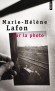  Sur la photo   -   Un roman sur l'absence, l'enfance qui dure toujours et l'impossibilité d'être.  - Marie-Hélène Lafon  -  Roman - Marie-helene Lafon