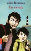 En cavale - Antoine a dix ans quand il apprend que son père n'est pas le photographe baroudeur qu'il imaginait, mais un braqueur multirécidiviste - Clara Bourreau  -  Roman - Bourreau Clara - Libristo