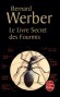 Le livre secret des fourmis - Encyclopédie du savoir relatif et absolu - Illustré par Guillaume Aretos, peintre et graphiste ce livre est un véritable grimoire moderne, la clé de toutes les techniques du XXème siècle. - Bernard Werber - Animaux