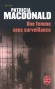 Une femme sous surveillance - Rien ne manquait à Laura, jusqu'au jour où l'irruption d'un tueur bouleverse tout. - Patricia MacDonald - Thriller - Patricia MacDONALD